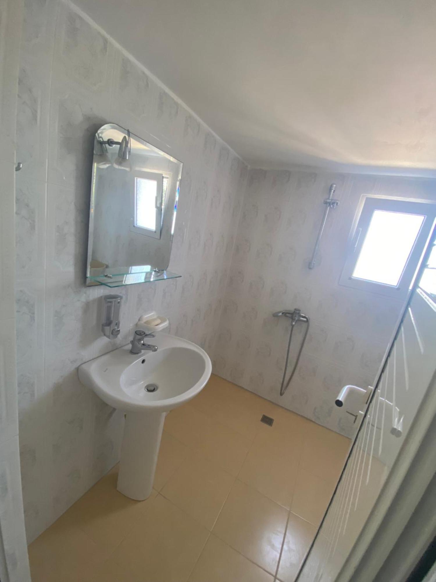 Appartamento Sunset Viewhouse Dhërmi Esterno foto